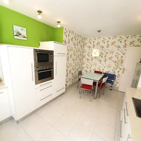 Apartamento Primera Linea De Mar ,salou,centro. *