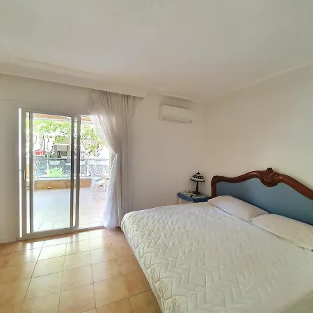 Apartamento Primera Linea De Mar ,salou,centro.