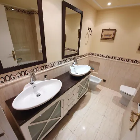 Primera Linea De Mar ,salou,centro. Apartamento *